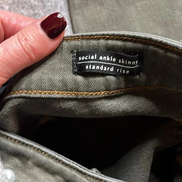 Sanctuary Social Ankle Skinny, Standard Rise, Size 28. Camo  Print. - Picture 9 of 9